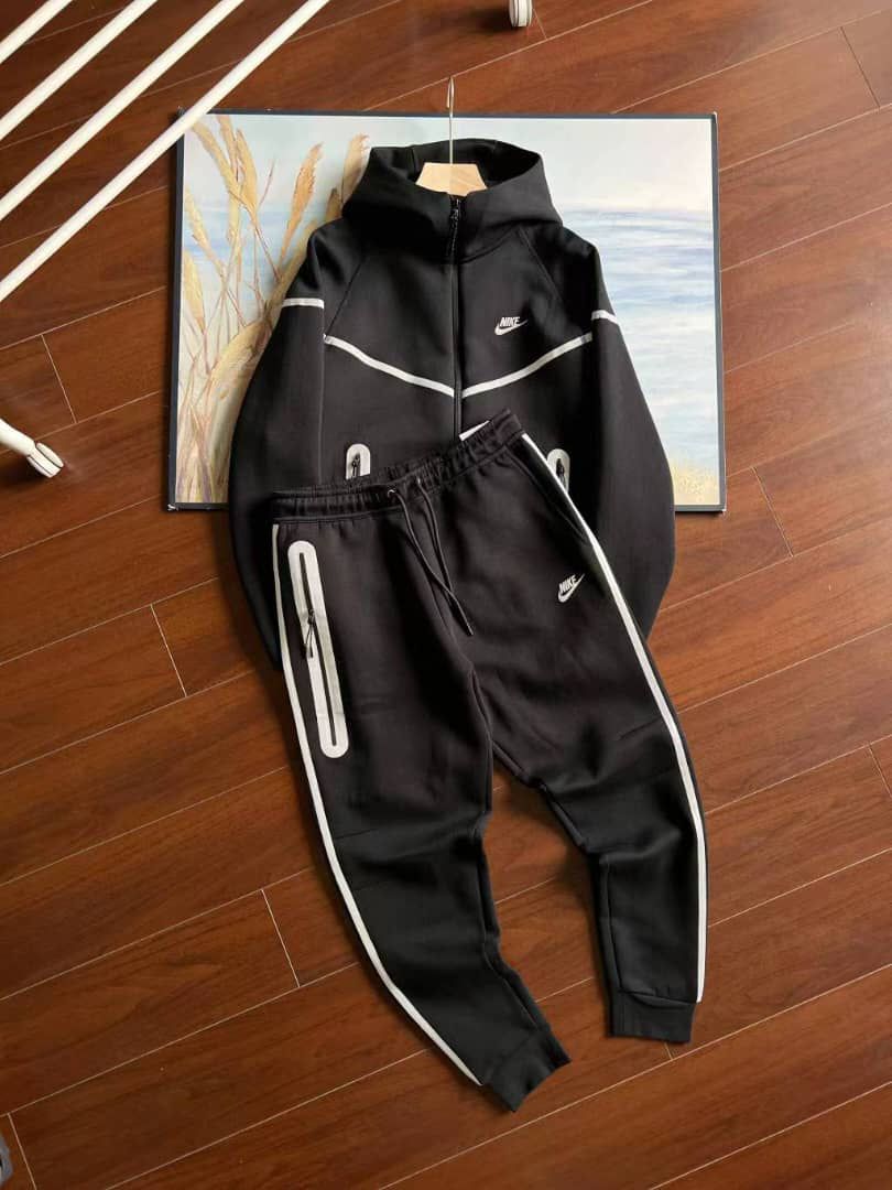 NIKE Tech Fleece #1