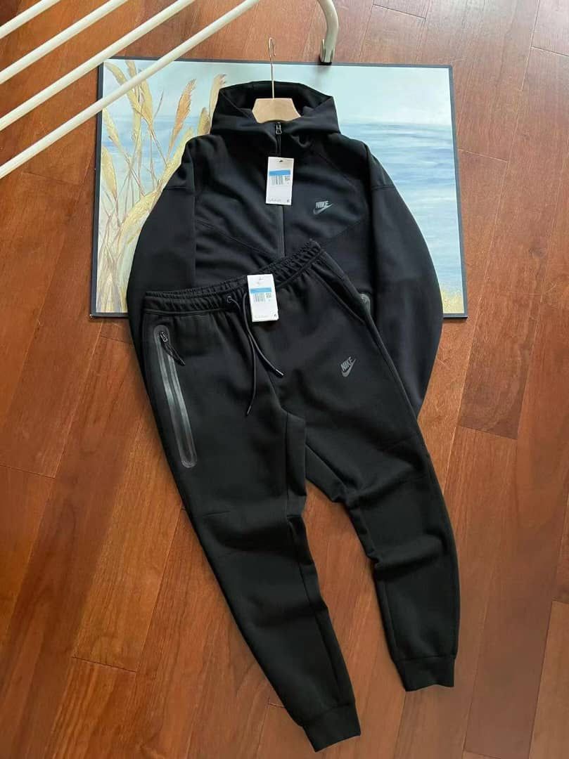 NIKE Tech Fleece #1